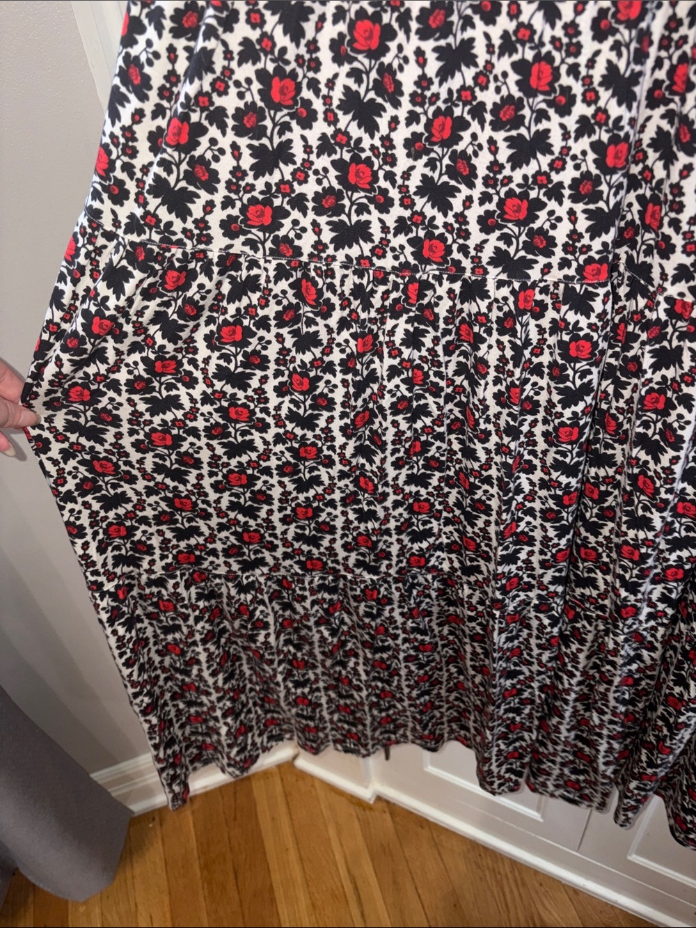 kate quinn Black and Red Floral Maxi Dress - Picture 5 of 8